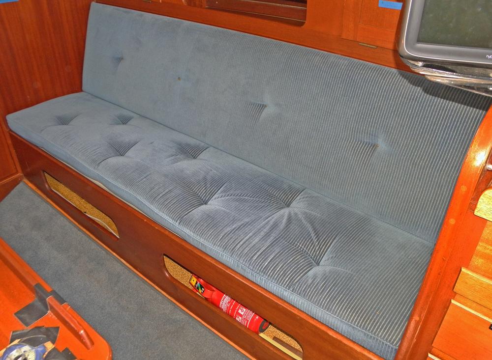 Saloon, Accommodation